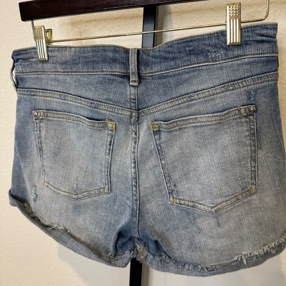 Embroidered Frayed Denim Shorts - Picture 5 of 5